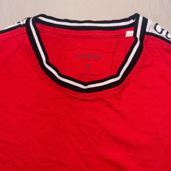 Men's Guess Red T-shirt - Picture 5 of 5